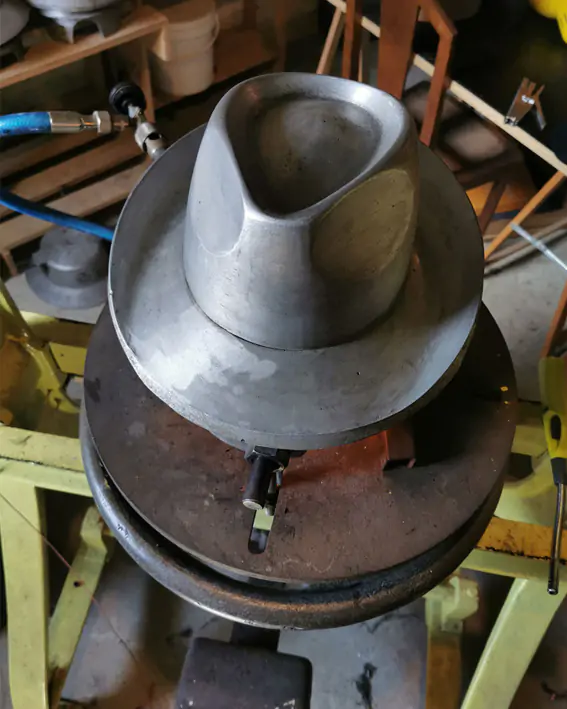 moulage chapeau sur formes