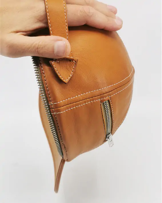 Fabrication Casquette En Cuir Agneau Plonge