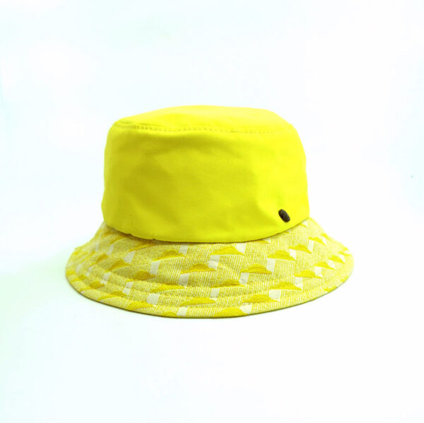 chapeau bob impermeable jaune homme nantes