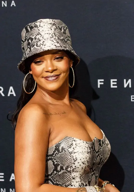 comment porter un bob comme Rihanna