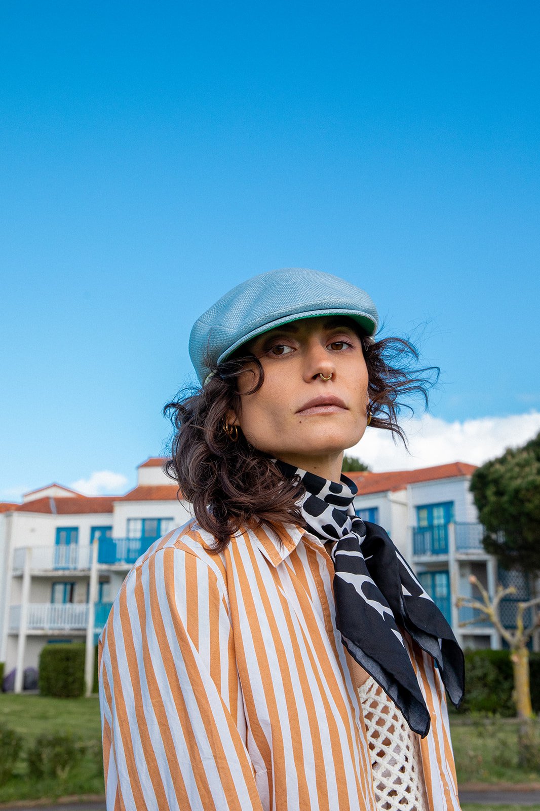 comment porter la casquette plate